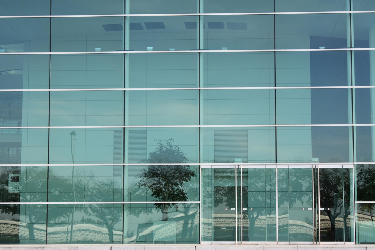 陌陌实名账号:上海红酒公司代理注册